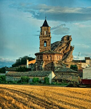 Iglesia de Azara.jpg