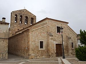 Archivo:Iglesia de San Pedro (Hontoba) 2012-09-30 01-13-21