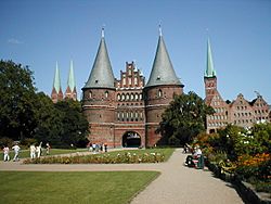 Lübeck Holstentor.jpg