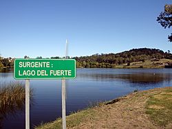 Archivo:Lago del fuerte (Tandil)