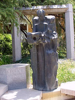 Archivo:Madrid - Ciudad Universitaria, Monumento a Gregorio Marañón 2