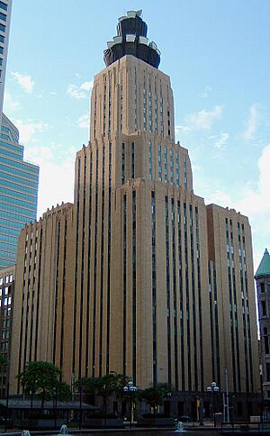Archivo:Qwest Building Minneapolis