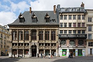 Archivo:Rouen France Place-de-la-cathédrale-02