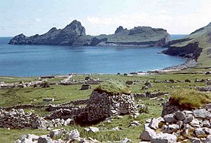 Archivo:St Kilda Village Bay