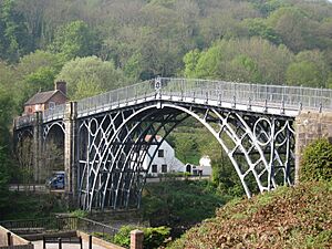 Archivo:The world's first iron bridge