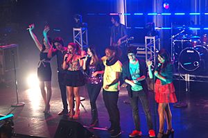 Archivo:Victorious Cast in Concert