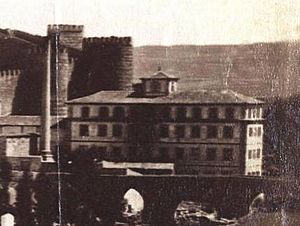 Archivo:Vista general de Ávila (ca. 1870) - J. Laurent (cropped) Fábrica de harinas