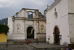 Archivo:2010.05.13.172409 Iglesia San Francisco Antigua Guatemala