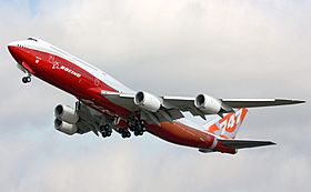 Archivo:747-8I (N6067E) takeoff