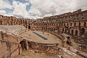 Archivo:Amphitheater at El Djem