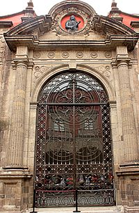 Archivo:Antigua Casa de Moneda o Museo Nacional de las Culturas. Fachada interior