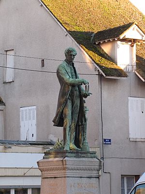 Archivo:Becquerel-chatillon-statue-1