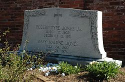 Archivo:BobbyJones-grave