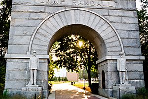 Archivo:Camp Randall Gate (14991588862)