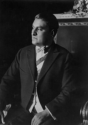Archivo:Emilio Portes, portrait