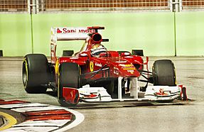 Archivo:Ferrari F150 Fernando Alonso Singapore 2011