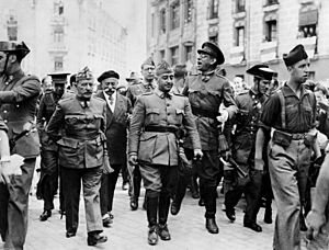 Archivo:Franco y Mola (Burgos, 1936)