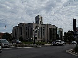 Franklin County Courthouse, Winchester, Tennessee 6-8-2010.jpg