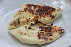Archivo:Grilled haloumi cheese in Cyprus