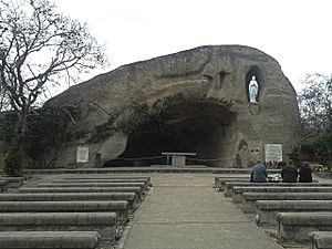 Archivo:Gruta de Lourdes , San Pedro de Colalao