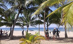Archivo:Honduran turistic beach