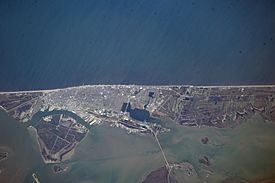 ISS-39 Galveston Island.jpg