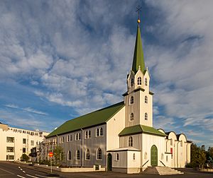 Archivo:Iglesia Libre Reikiavik, Reikiavik, Distrito de la Capital, Islandia, 2014-08-13, DD 088