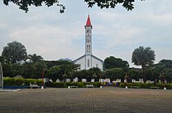Iglesia San Juan Bautista, El Doncello.jpg