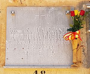 Archivo:Lápida de Alejandro de Utrilla
