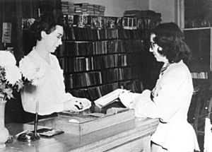 Archivo:Librarian, Marie Bracey, 1952