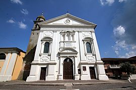 Loreo (RO) Chiesa Arcipretale di Santa Maria Assunta (vista frontale)