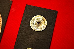 Archivo:Moneda de bronce detalle