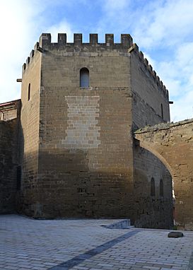 Palau dels reis d'Aragó, torre de la campana d'Osca.JPG