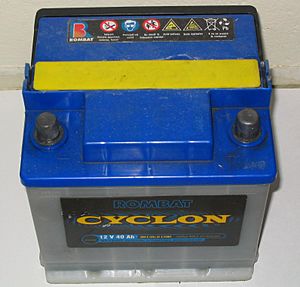 Batería de ácido-plomo para automóvil.