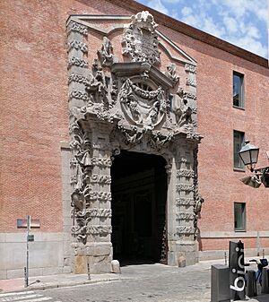 Archivo:Portada churrigueresca del Cuartel del Conde-Duque. Madrid, España, Spain