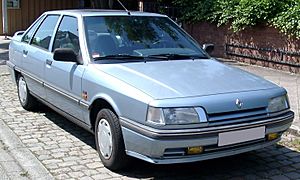 Archivo:Renault 21 front 20080612