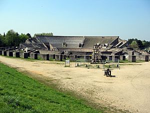 Archivo:Stadium (2) (archaeological park Xanten, Germany, 2005-04-23)