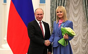 Archivo:Vladimir Putin at award ceremonies (2018-11-27) 22