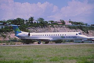 Archivo:227ac - Air Caraibes Embraer ERJ145MP, F-OIJE@SXM,21.04.2003 - Flickr - Aero Icarus