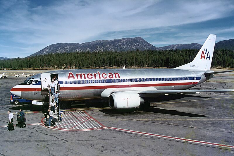 American Airlines Boeing 737-300 Silagi-1