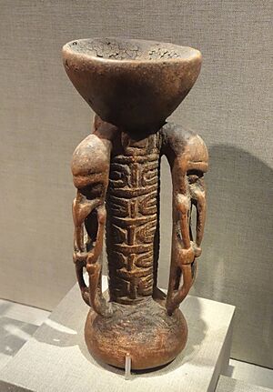 Archivo:Betel mortar, Ramu Delta or Manam Island, C-14 dating to 1680-1890 with 95.4% probability, wood, ochre - De Young Museum - DSC01148