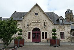 Chailland - mairie 01.jpg