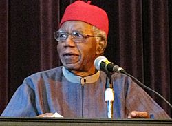 Archivo:Chinua Achebe - Buffalo 25Sep2008 crop