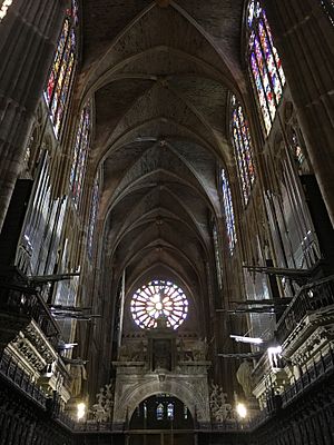 Archivo:Coro catedral León 01