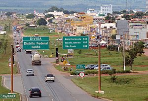 Archivo:Divisa Distrito Federal-Goiás