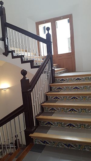 Archivo:Escales Casa de la Ensenyança