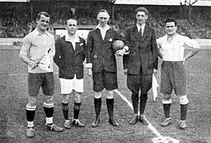 Archivo:Final football Argentina vs Uruguay Olympics 1928