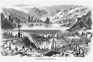 Archivo:Gold seeking river operations California