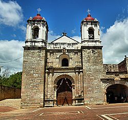 Iglesia de San Pablo Huitzo Oaxaca.jpg