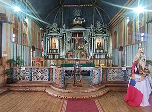 Archivo:Iglesia de achao - altar